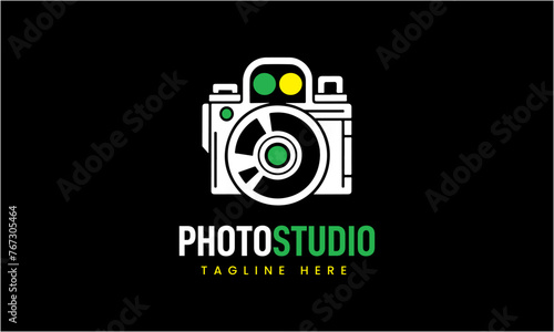 Photo studio camera icon film lens light vector logo modern minimalist unique studio template