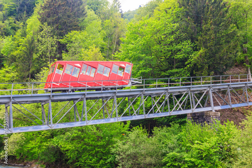 Foto Red funicular to Niesen mountain in Switzerland