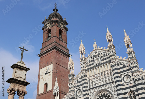 Duomo di Monza - Guglie e campanile photo