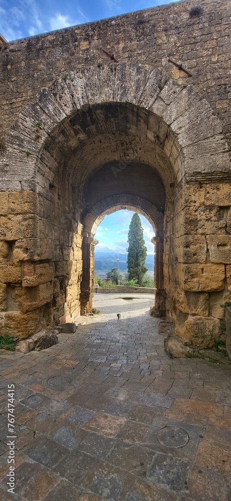 Door's Access in Volterra