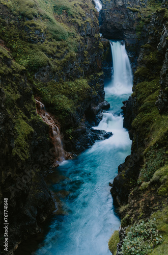 Fototapeta Naklejka Na Ścianę i Meble -  beautiful scenic waterfall in iceland 