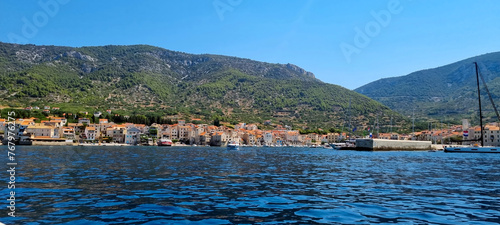 Fototapeta Naklejka Na Ścianę i Meble -  hvar by boat
