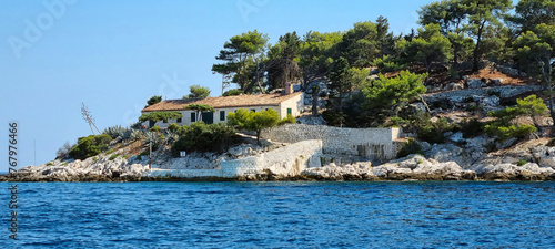 Fototapeta Naklejka Na Ścianę i Meble -  buildings at the coastline of the adriatic sea