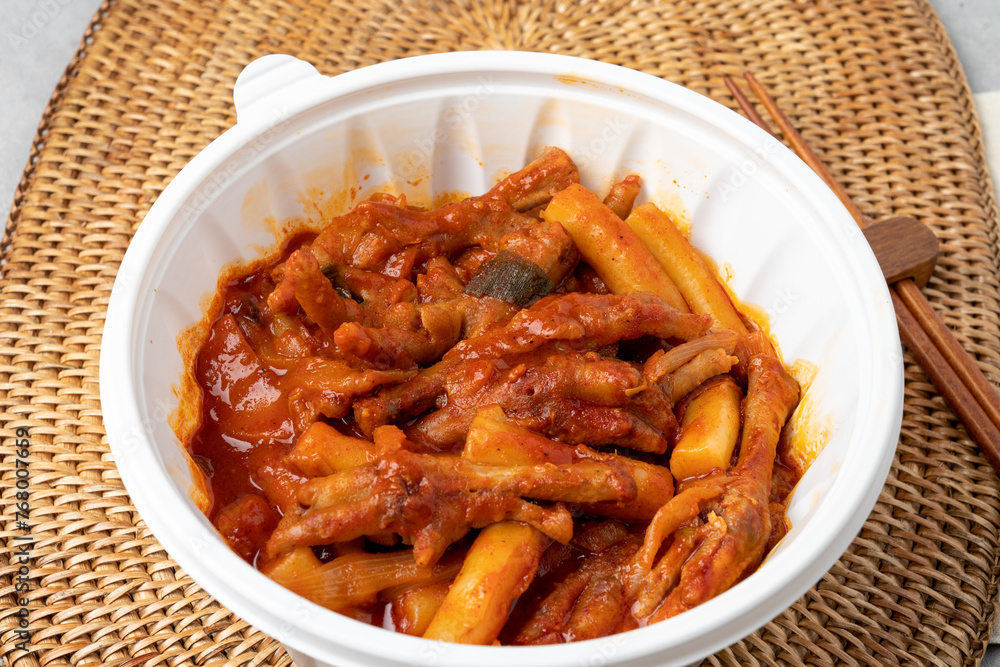 Korean food, chicken feet, boneless, spicy, soup, steamed eggs, flying fish eggs, rice balls, side dishes, pickled radish, tteokbokki Korean food, chicken feet, boneless, spicy, soup, steamed eggs, flying fish eggs, rice balls, side dishes, pickled radish, tteokbokki