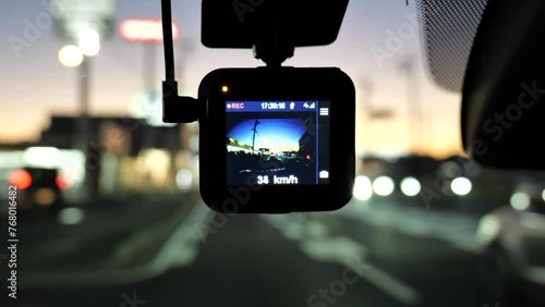 ドライブレコーダーは自動車用の録画録音ができる車載装置
