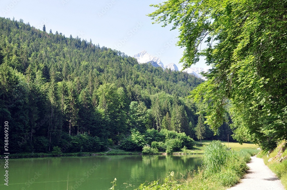 Fototapeta premium Wanderung zum Rießersee
