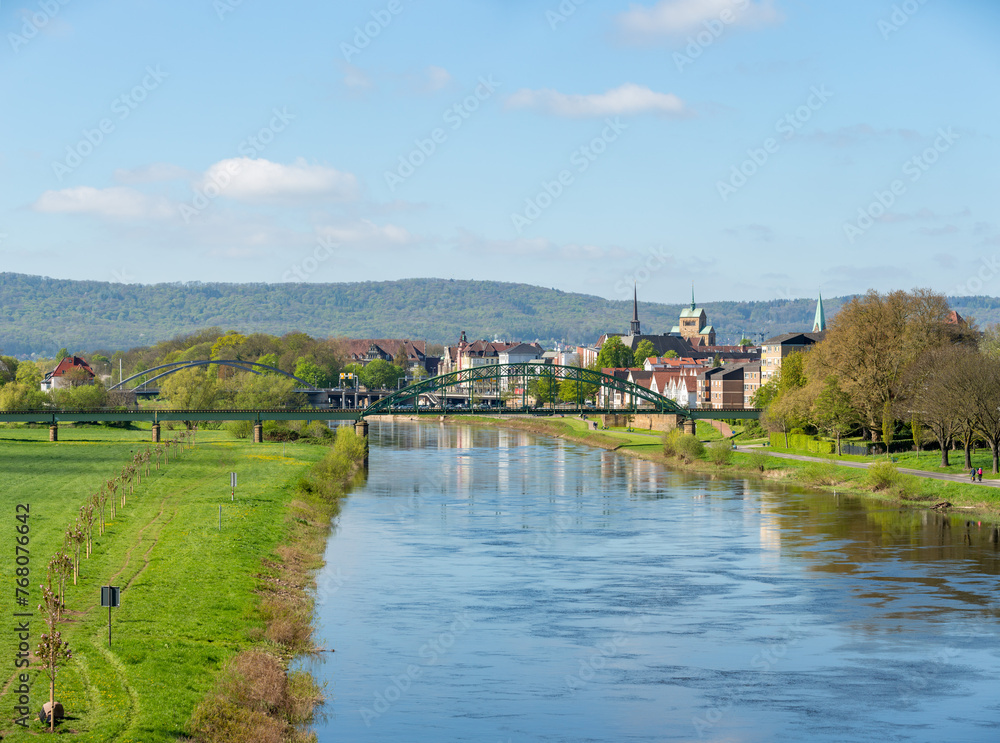 Fluss Weser in Minden als Panorama, NRW, Deutschland Fluss Weser in Minden als Panorama, NRW, Deutschland
