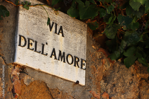 фотографія Love street italian via dell amore