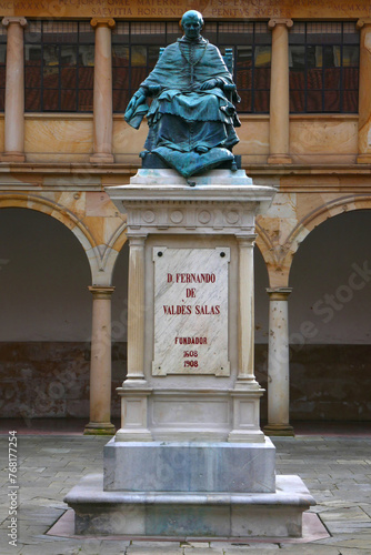 Denkmal von Fernando Valdés Salas in Oviedo