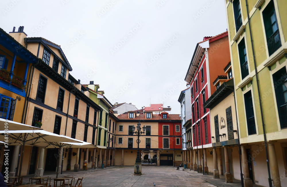 Fototapeta premium Plaza del Fontán in Oviedo