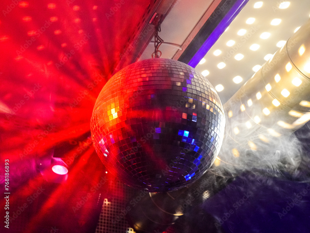 Dyskoteka, dj, kula disco