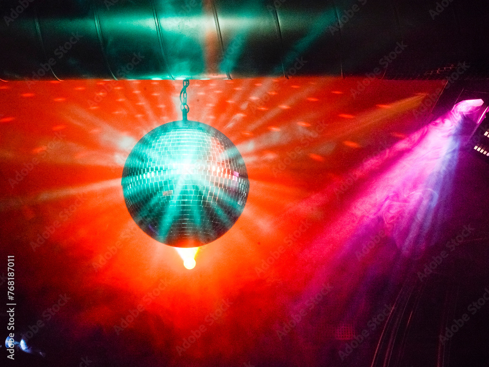 Dyskoteka, dj, kula disco