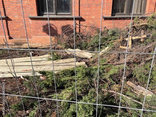 Budowa remont starego budynku z cegły