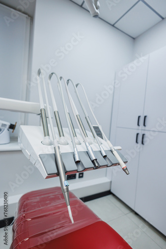 New empty dental office with dental chair for dental treatment. Tools for dental treatment © Дмитрий Ткачук