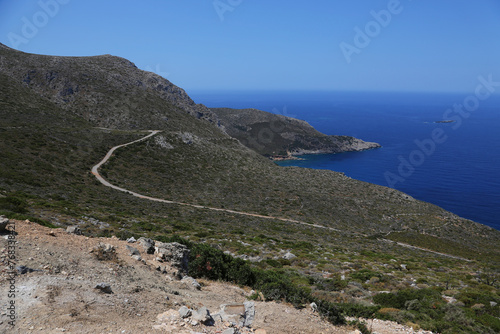Obraz na płótnie The winding road to the secluded Limnionas beach on the Greek island of Kythira. w salonie