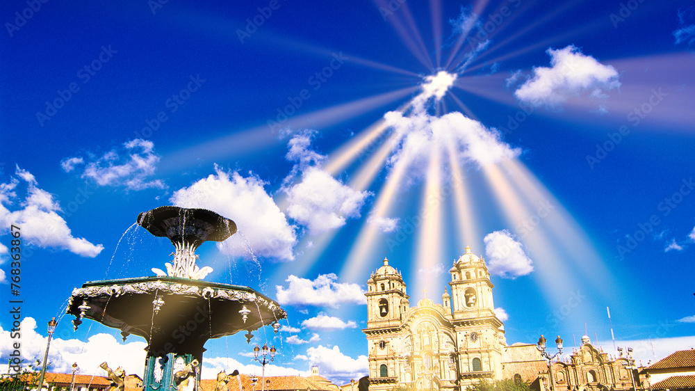 クスコの美しいアルマス広場に差し込む太陽光線