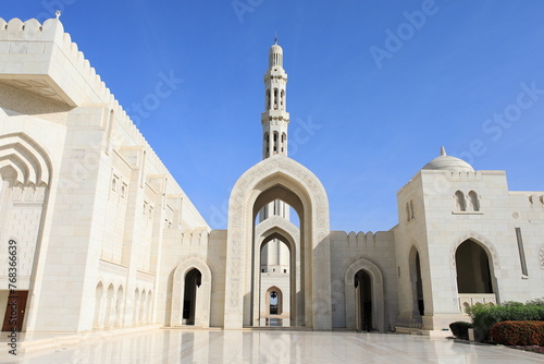 Sultan Qaboos Grand Mosque The largest mosque in Oman, located in the capital city of Muscat. © SUMIZO