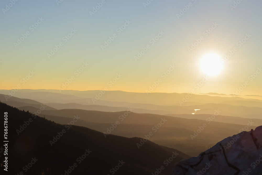 Obraz premium 山から見る夕焼けの風景