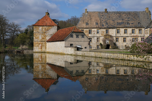 Schloß Tatenhausen Halle/w Gütersloh Frühjahr  photo