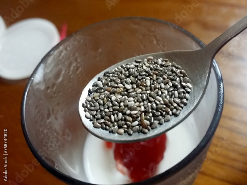 Konstfotografi Chia seeds eaten with yogurt