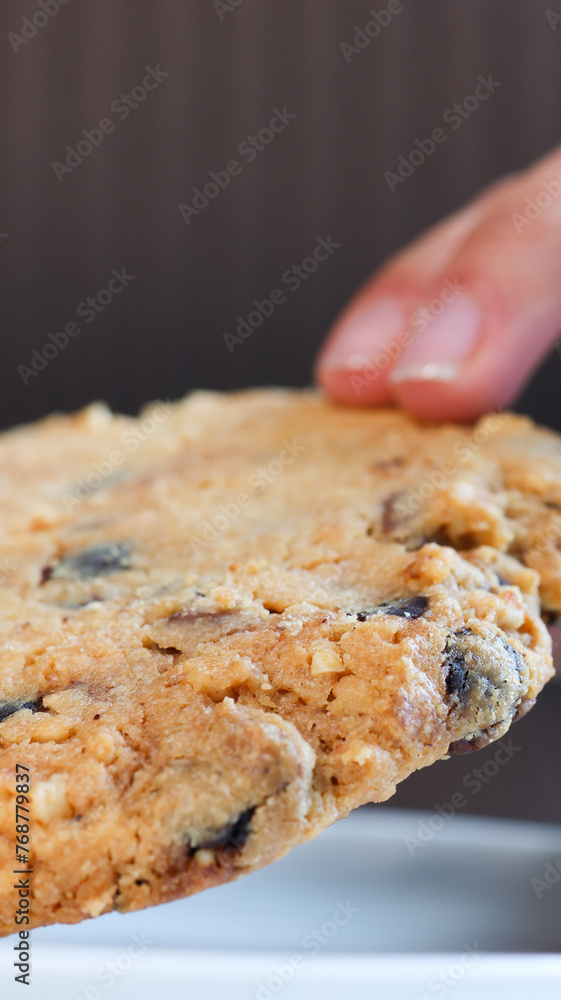 Decadent Stuffed Cookies - Close-Up Shot of Tempting Treats
ndulge in the exquisite pleasure of these decadent stuffed cookies, beautifully captured in a close-up shot. 