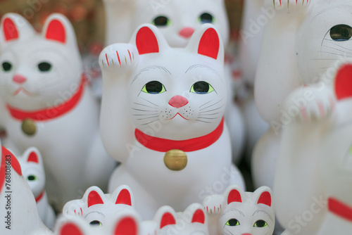 東京都世田谷区、豪徳寺の招き猫 © nukopic