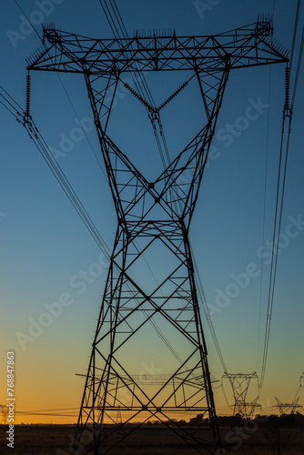 Overhead power transmission line