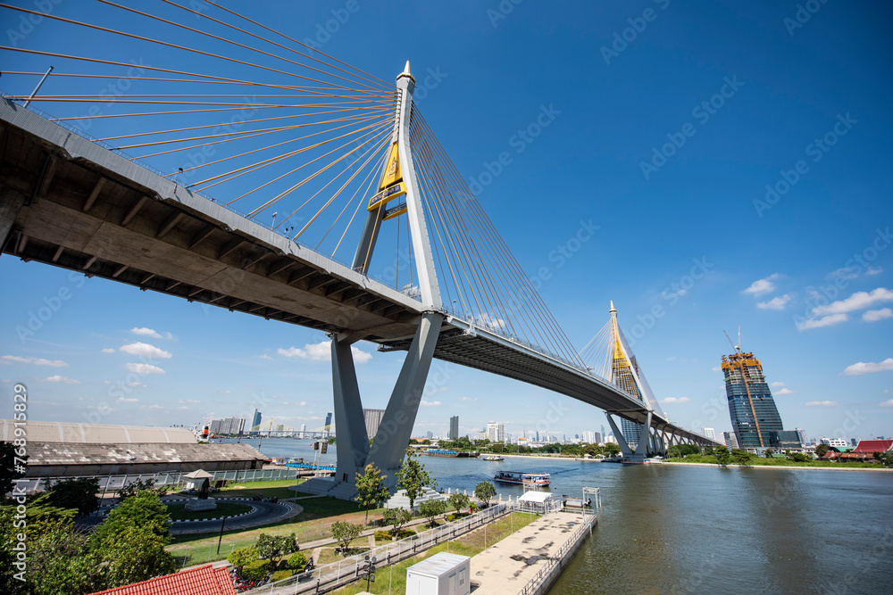 Naklejka premium THAILAND SAMUT PRAKAN BHUMIBOL BRIDGE