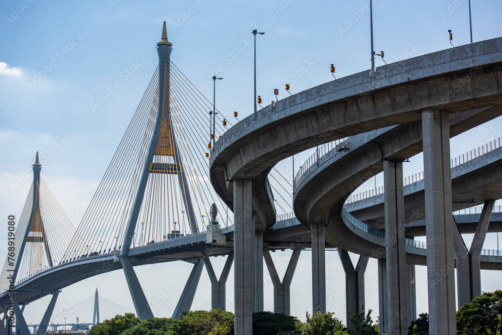 Fototapeta premium THAILAND SAMUT PRAKAN BHUMIBOL BRIDGE