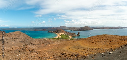 Vista panorámica desde lo alto del volcán de Isla Bartolomé, Galápagos