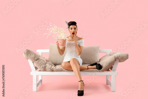 Shocked young pin-up woman ...