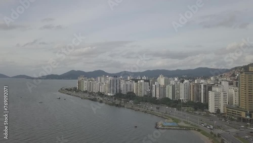 Beira Mar Florianópolis Dia Drone Orla Mar Turismo Gastronomia Quadras Caminhada Esportes Lazer Cultura Monumentos Praças Parques Comércio Feiras Artesanato Paisagem Eventos Praia photo