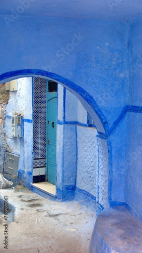 Arch over an alley in the medina in Chefchaouen, Morocco © Angela