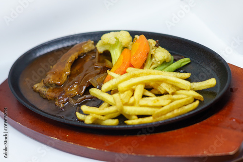 food stir fried chicken with vegetables