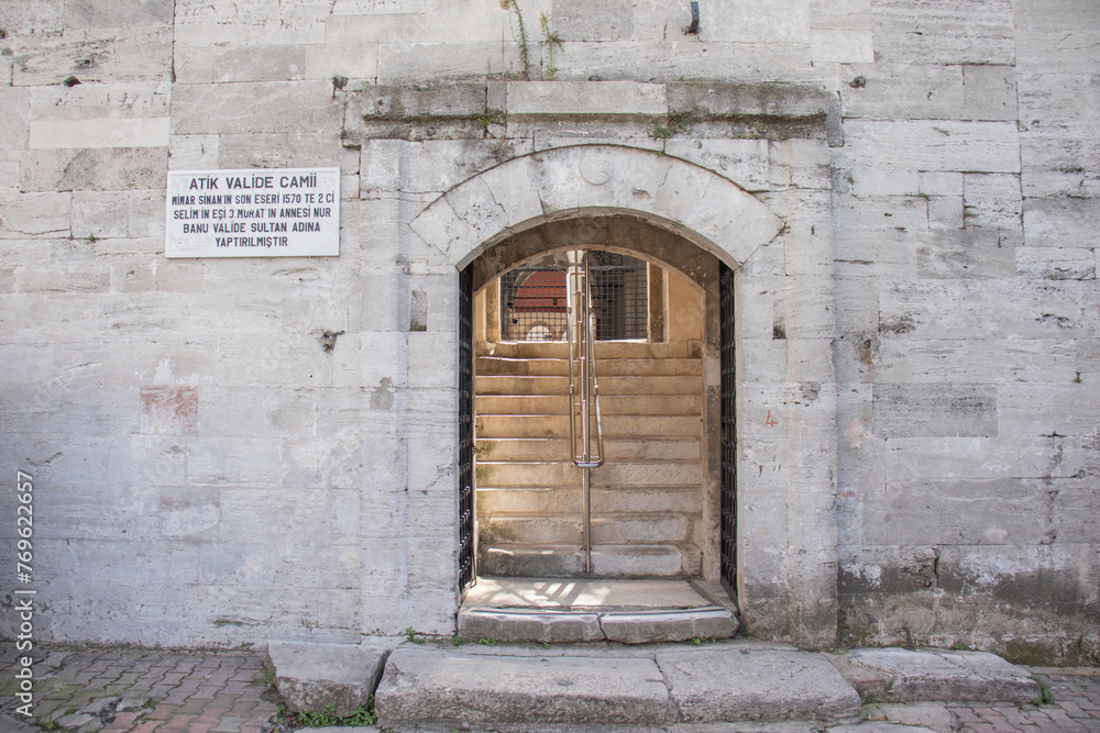 Atik valide sultan mosque located in the district of Üsküdar in Istanbul. Entrance gate to the garden