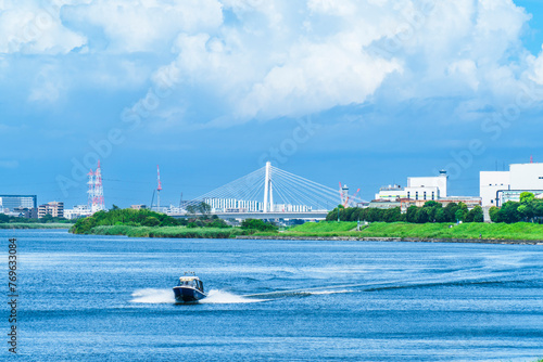 夏の多摩川　大師橋方面の風景【東京都・大田区－神奈川県・川崎市】　
Scenery of the Tama River in summer - Tokyo, Kanagawa, Japan