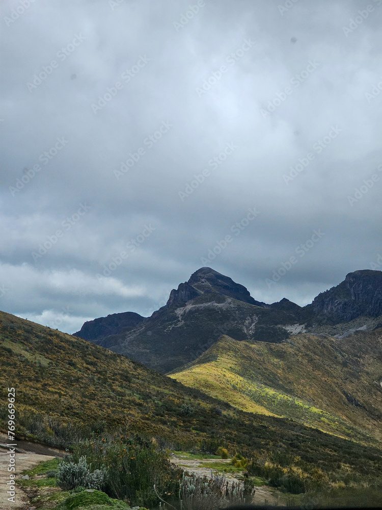 Fototapeta premium Paisajes del Volcán Pichincha 