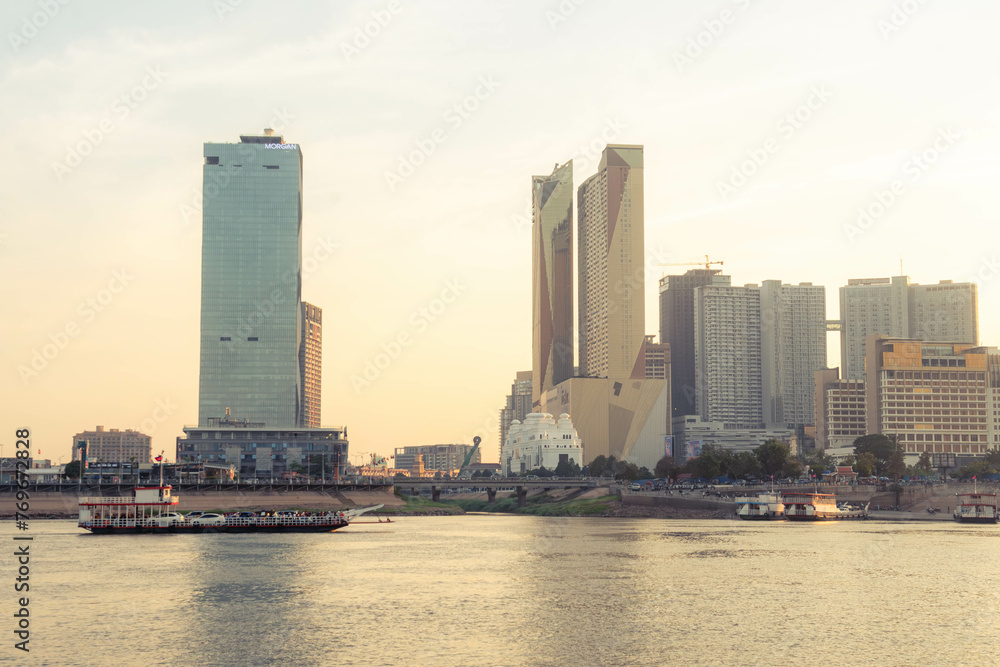 Fototapeta premium Sunset on Tonle Sap River, Mekong River in Phnom Penh City, Cambodia