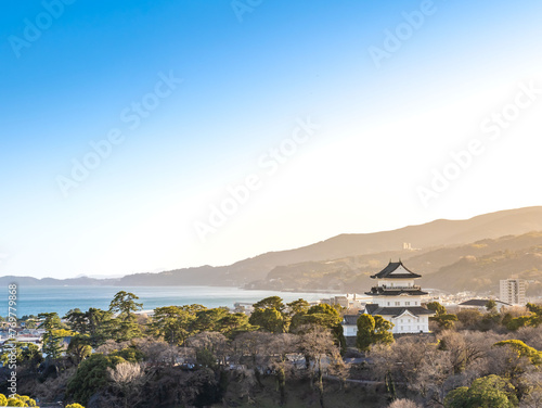 神奈川県小田原市にある小田原城天守閣と相模湾,
