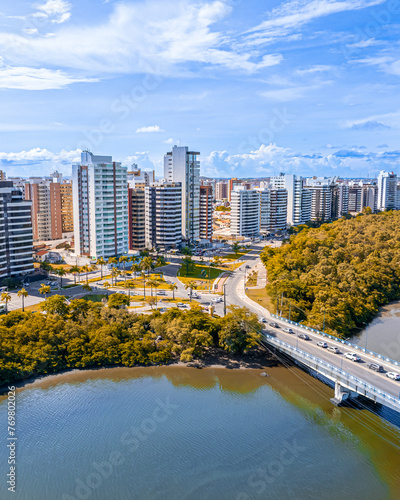 Cidade de Aracaju vista de cima com drone 4k - Estado de Sergipe - Nordeste - Brasil