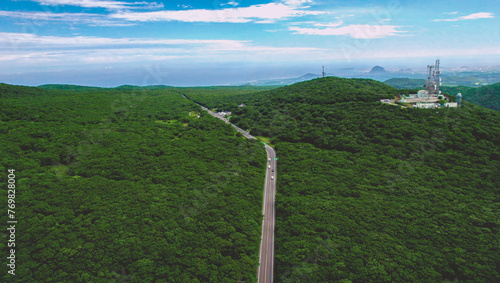 Foto 제주도 한라산 1100 도로 숲길 드라이브 풍경