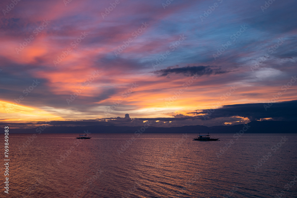 Obraz premium sunset over the sea in Cebu Philippines