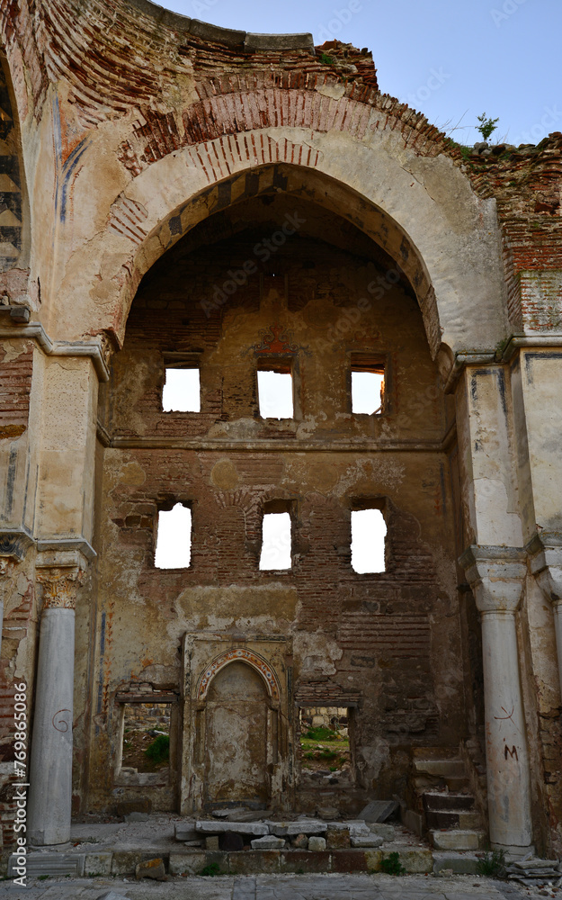 Fototapeta premium Enez Town, located in Edirne, Turkey, is an ancient ancient settlement. The Hagia Sophia Church and Enez Castle, built during the Byzantine period, are tourist attractions.