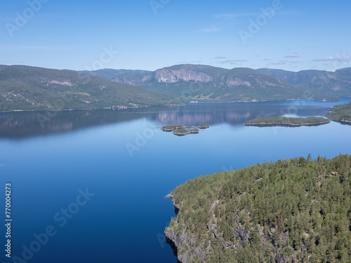 Fototapeta Naklejka Na Ścianę i Meble -  Lake with Alpine panorama in Norway