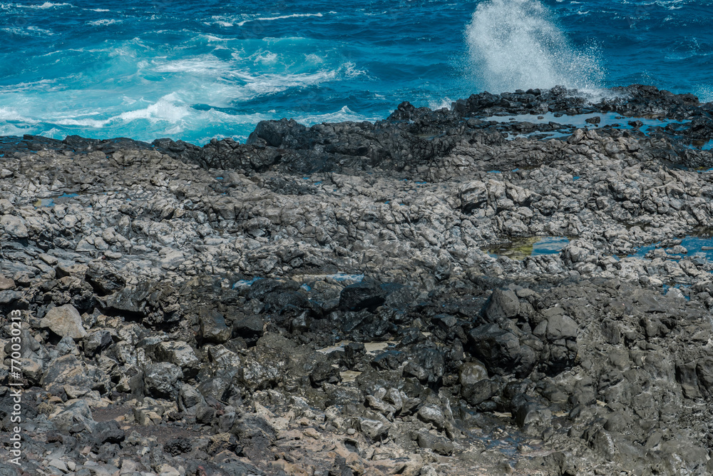 Makapuʻu Tide Pools, basalt comes from the Koʻolau volcano in eastern ...