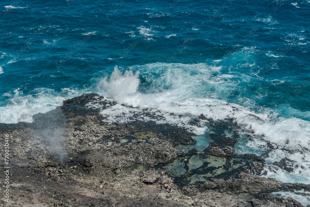 Makapuʻu Tide Pools, basalt comes from the Koʻolau volcano in eastern ...