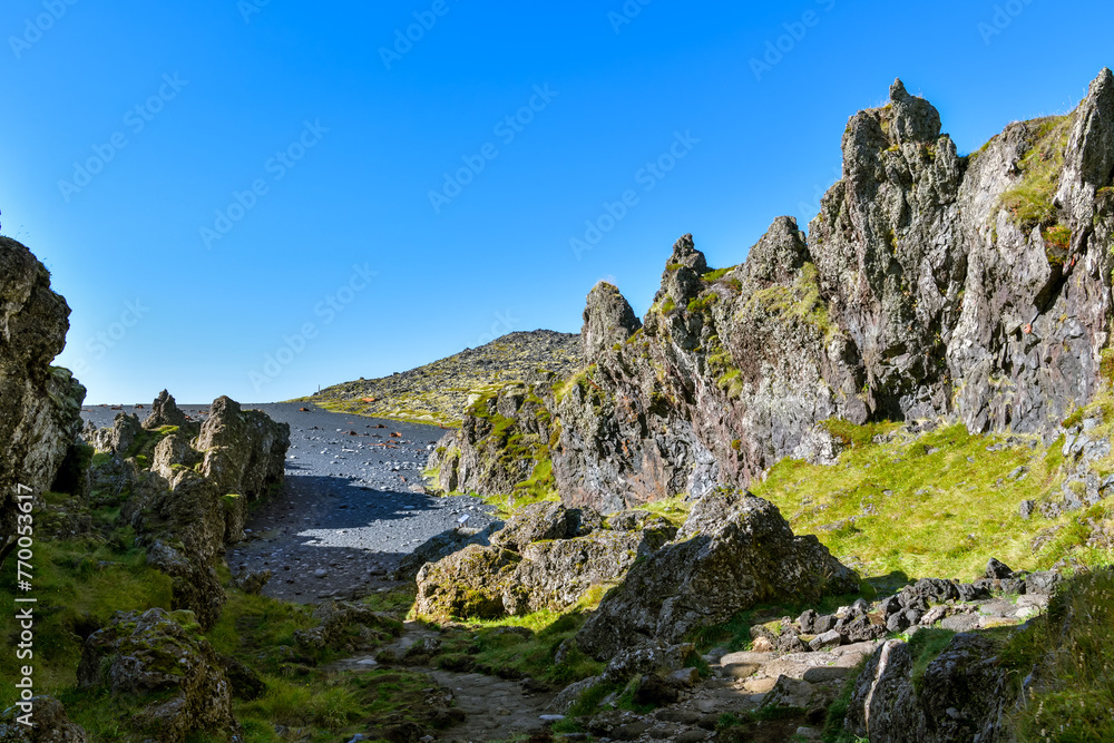 Access to Djupalonssandur beach in Iceland Access to Djupalonssandur beach in Iceland