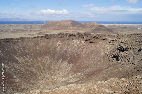 paesaggio vulcanico photo