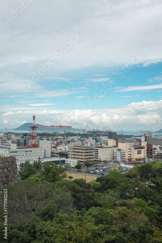 香川県丸亀市の市街地の風景