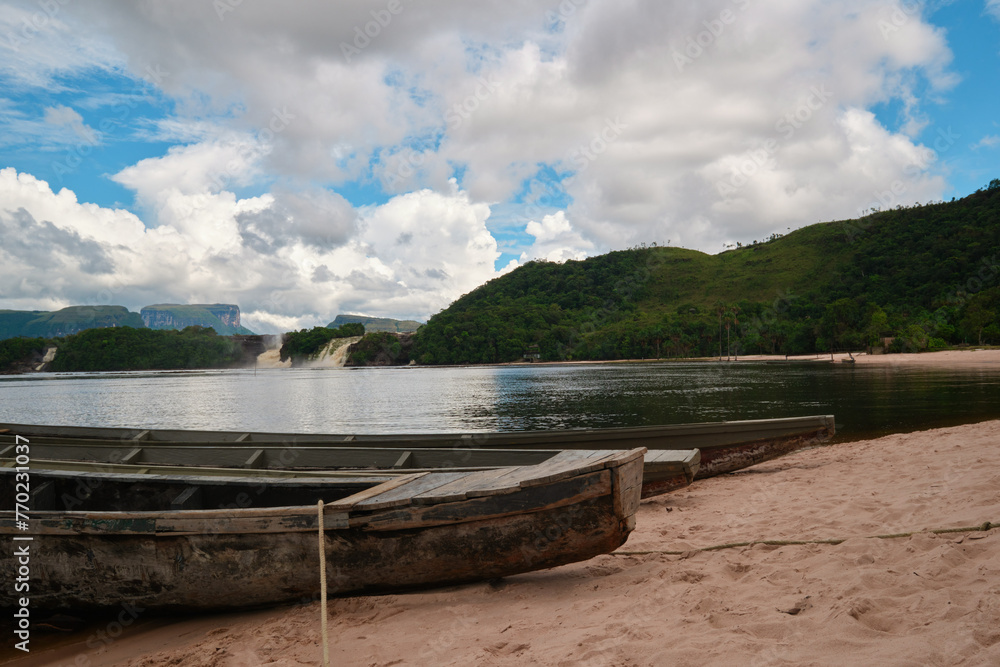 curiaras en parque nacional canaima venezuela curiaras en parque nacional canaima venezuela